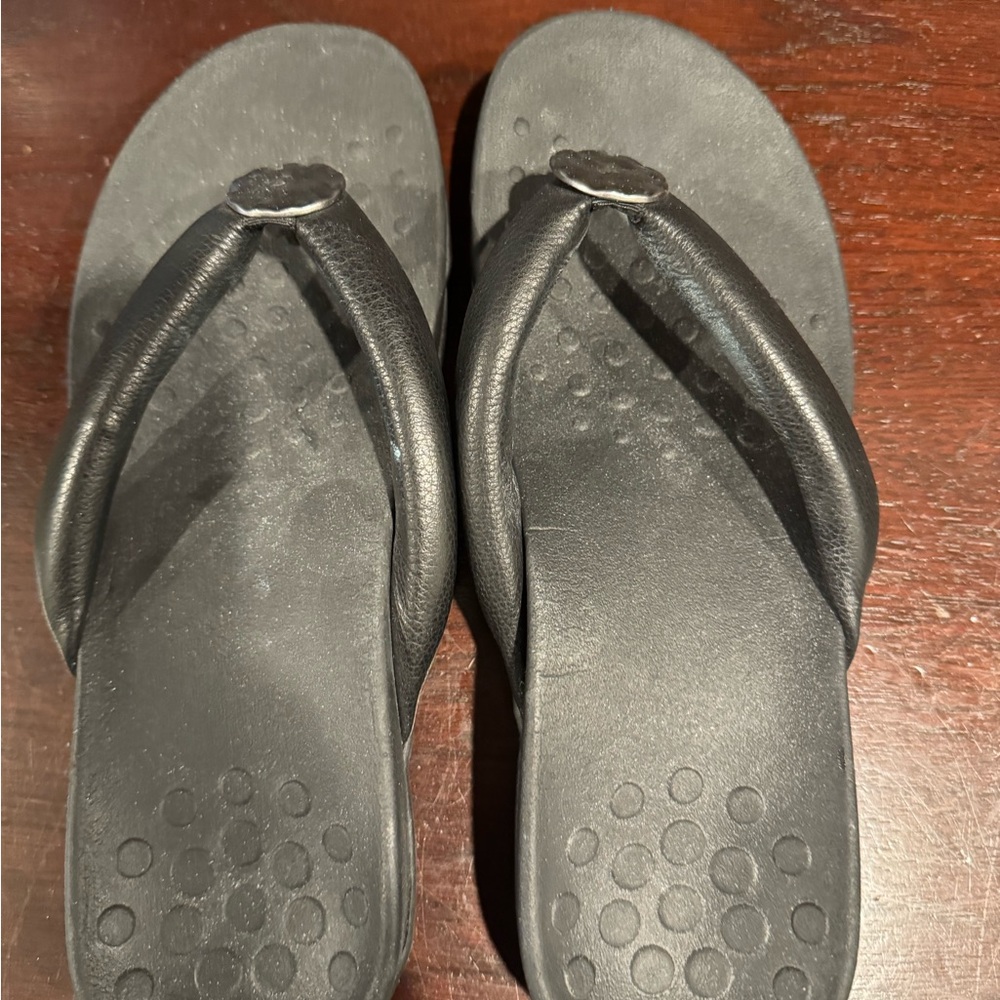 Vionic Black Sandals